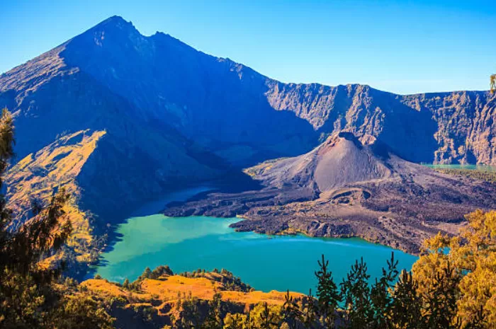 gunung yang ada di lombok